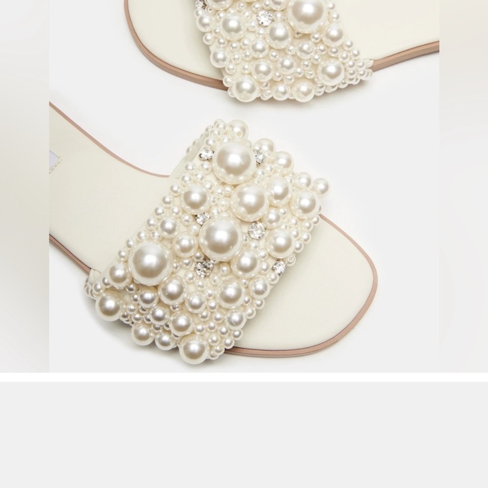 Steve Madden White Flats Timeless Elegance - Picture 1 of 6
